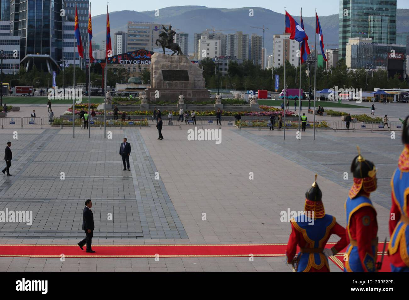 Ulan Bator, Mongolia, 8 settembre 2023. Il presidente del grande Khural di Stato, G. Zandanshatar, ha accolto il presidente dell'Assemblea nazionale della Repubblica Democratica Popolare del Laos, Xaysomphone Phomvihane. Crediti: L. Enkh-Orgil/Alamy Live News. Foto Stock