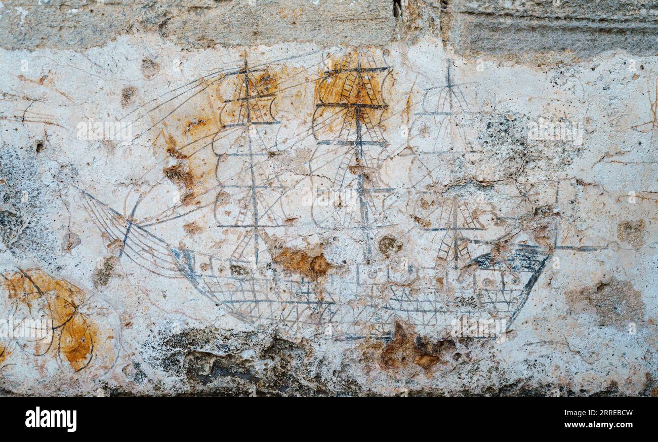 Disegno storico di un veliero a tre alberi sul muro, es Fortí, Cala Dor, Santanyí, Maiorca, isole Baleari, Spagna. Foto Stock
