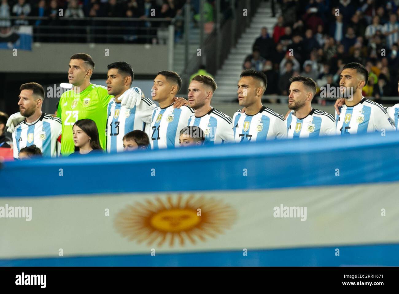 Buenos Aires, Argentina. 8 settembre 2023. BUENOS AIRES, ARGENTINA - 7 SETTEMBRE: Giocatori argentini prima della partita di qualificazione della Coppa del mondo FIFA 2026 tra Argentina ed Ecuador all'Estadio Más Monumental Antonio Vespucio liberi il 7 settembre 2023 a Buenos Aires, Argentina. (Foto di Florencia Tan Jun/Pximages) credito: PX Images/Alamy Live News Foto Stock