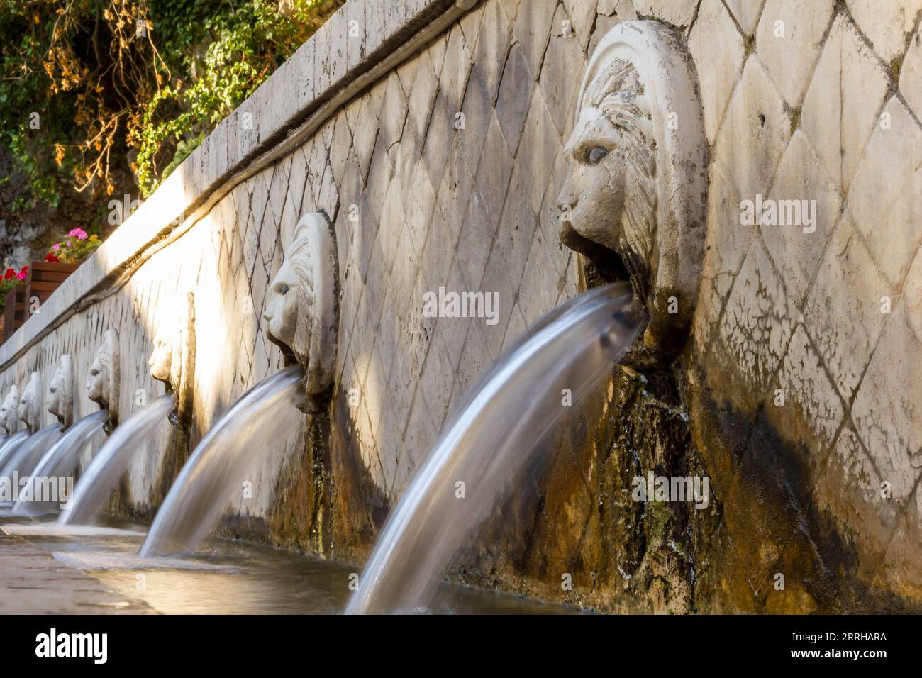 Le fontane dei leoni a Spili, Creta, Grecia Foto Stock
