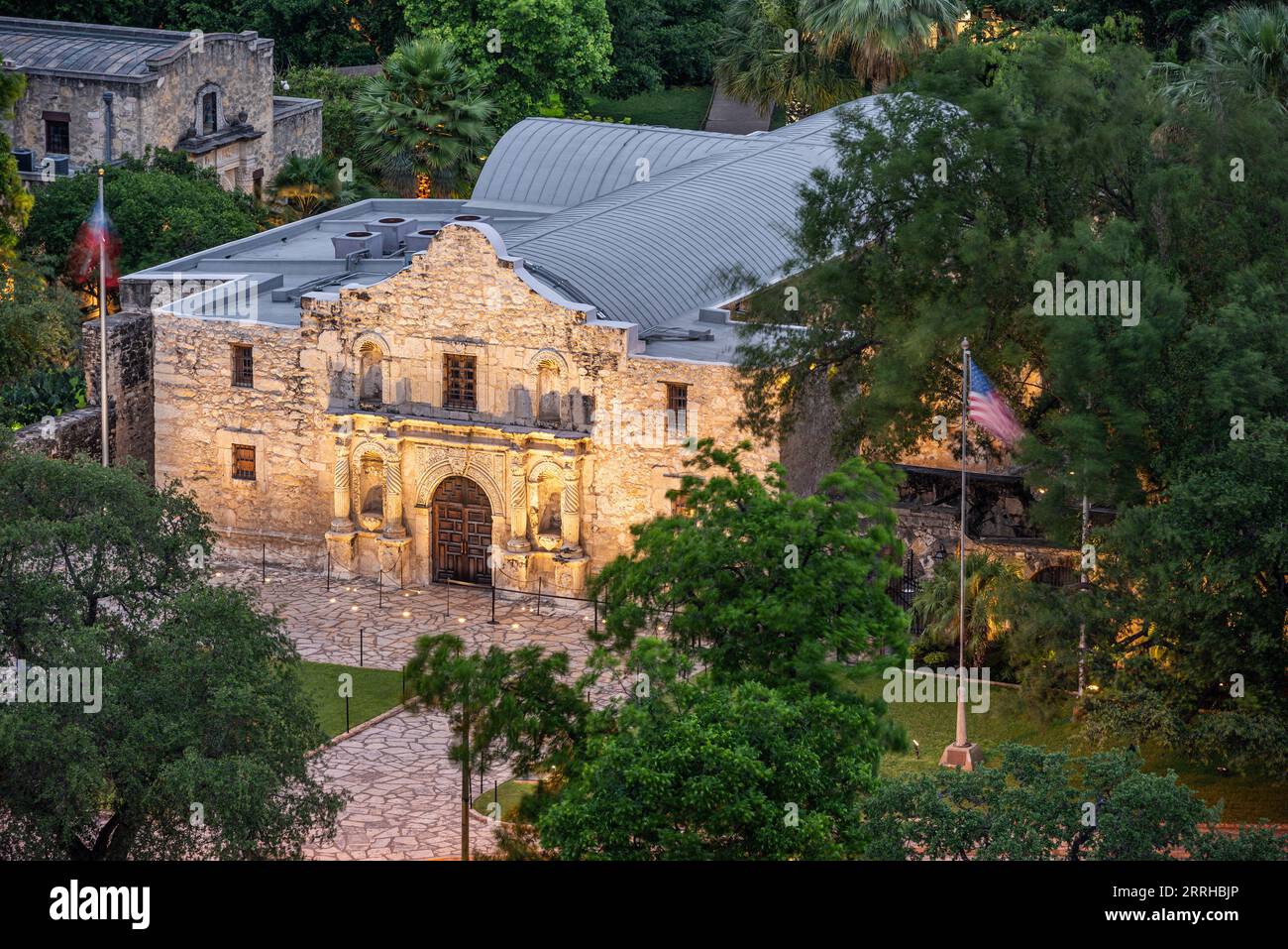 L'Alamo di San Antonio, Texas, USA dall'alto al crepuscolo. Foto Stock