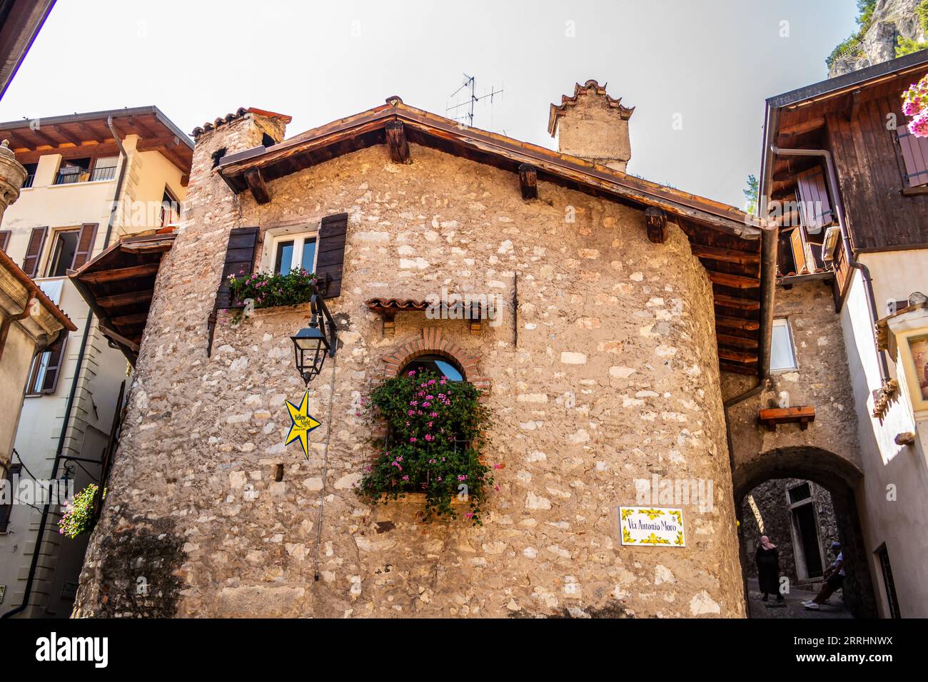 Vista sulla frazione di Limone. 13 agosto 2023 Limone sul Garda, Brescia, Italia Foto Stock