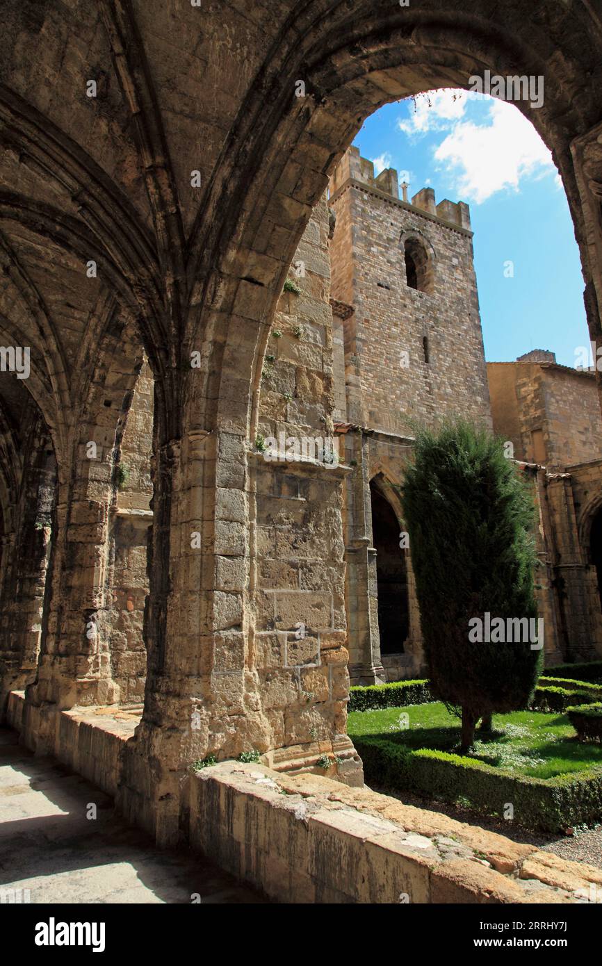 Palazzo degli Arcivescovi, St Just e Cattedrale di St-Pasteur. Piazza del Municipio. Narbonne, Occitanie, Francia Foto Stock