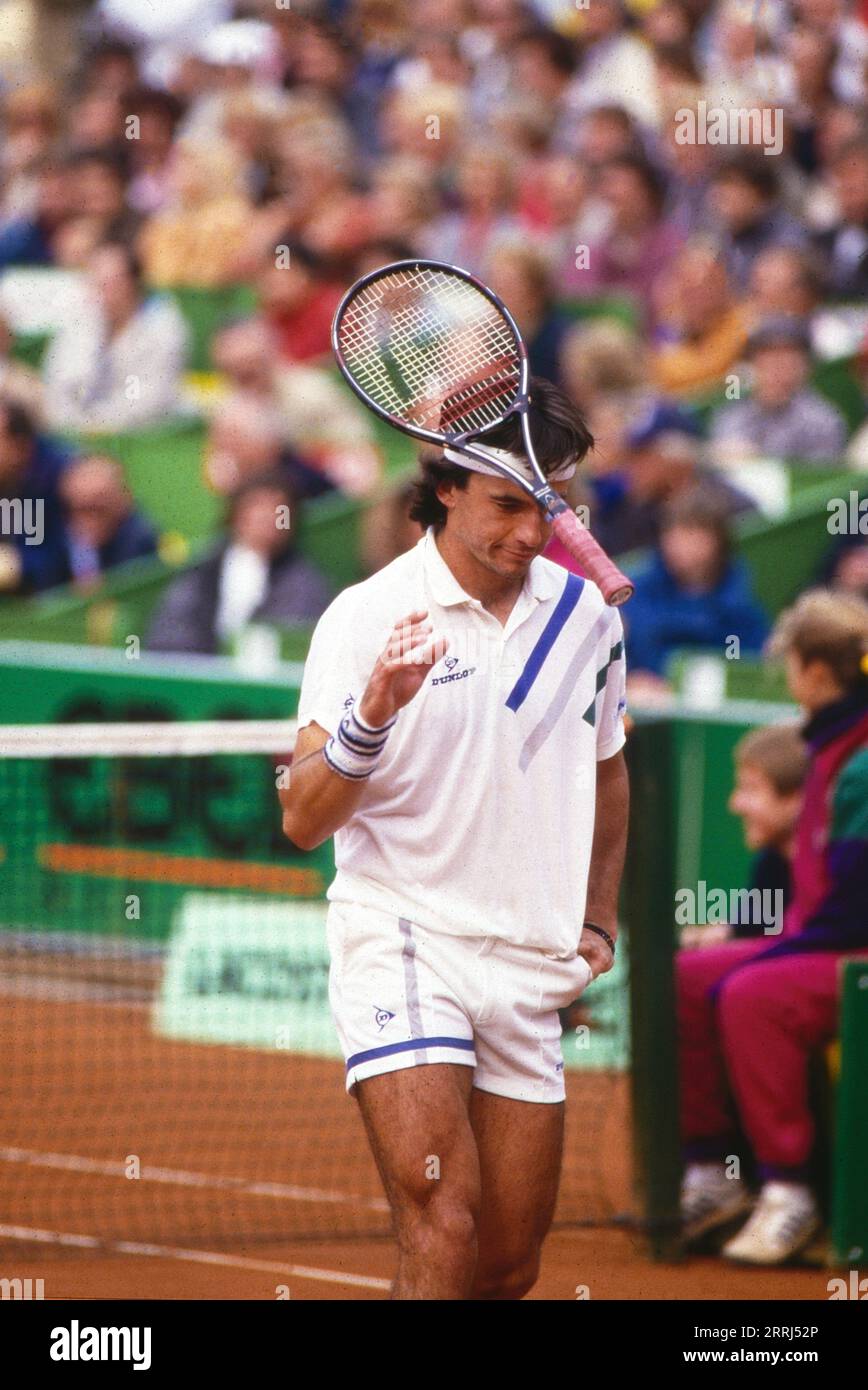 Emilio Sánchez, alias Emilio Sánchez Vicario, spanischer Tennisspieler, bei der ATP Tour, Hamburger Rothenbaum, match im Doppel mit Sergio Casal, Deutschland, 1986. Foto Stock