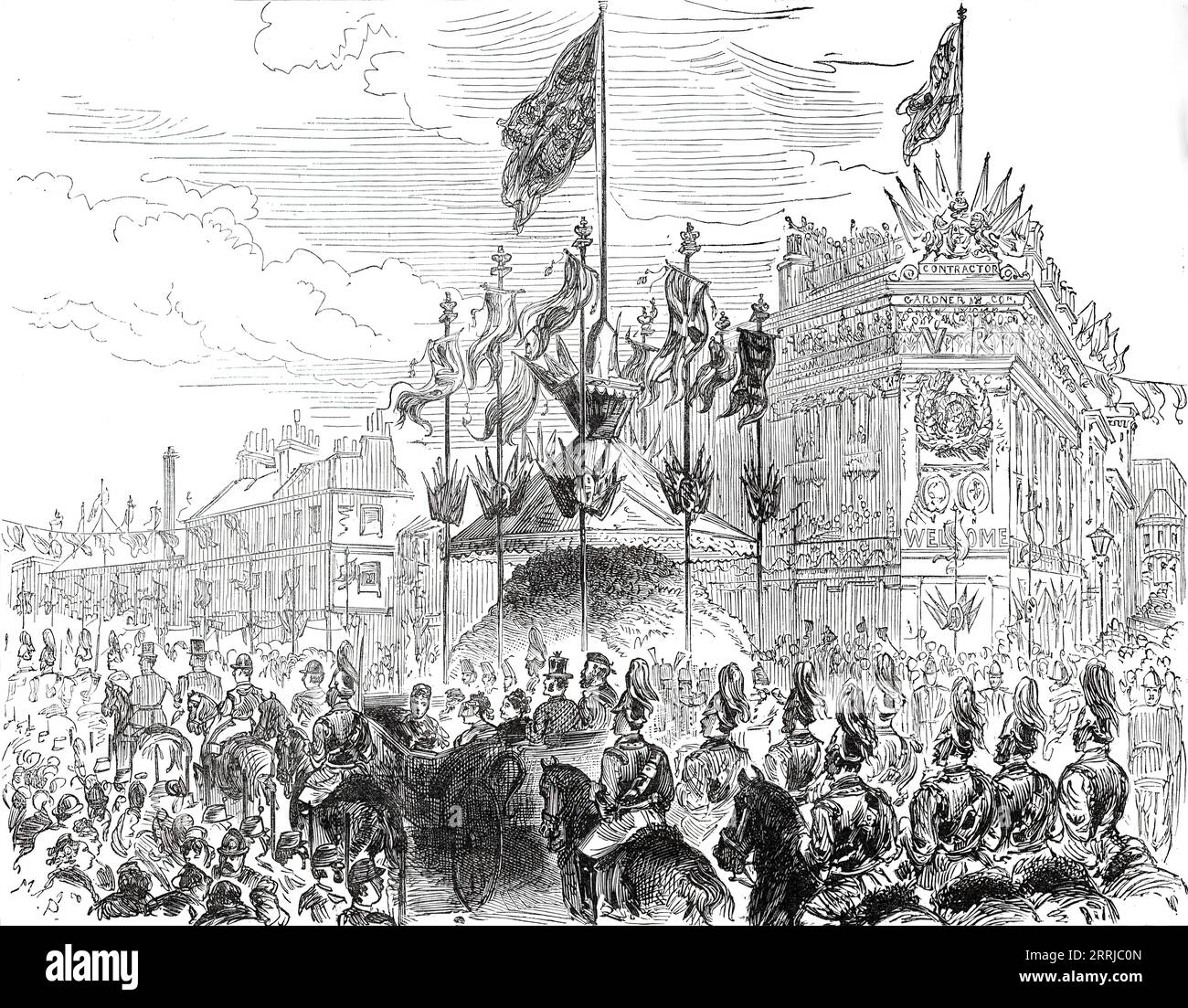 Visita della Regina all'East End di Londra: Trofeo in Whitechapel-Road, 1876. 'Sua Maestà andò... ad aprire la nuova ala degli edifici dell'ospedale di Londra in Whitechapel-Road. Era un'alta festa per l'East End di Londra... l'obelisco all'incrocio tra la Whitechapel e le Commercial Roads era interamente circondato da un grande padiglione contenente una massa di arbusti e sempreverdi, e al centro c'era un trofeo sormontato da bandiere e altre decorazioni con un alto albero, da cui il Royal stendardo veniva portato all'approccio di sua Maestà... la parola "benvenuto" si è ripetuta, qualche volta Foto Stock