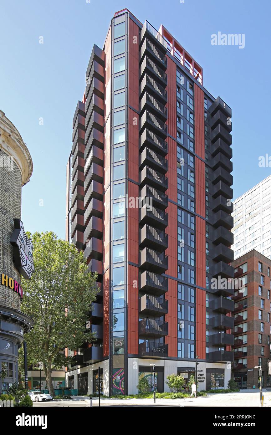 Nuovi appartamenti a Elephant and Castle in New Kent Road, Londra, Regno Unito. Parte del nuovo sviluppo residenziale di Elephant Park. Foto Stock