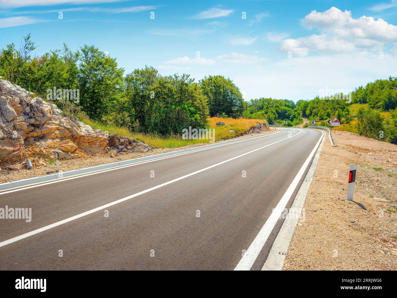 Paesaggio con l'immagine della strada di montagna in Montenegro Foto Stock