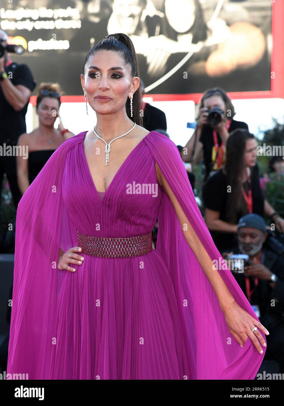 Venezia, . 8 settembre 2023. Sera 10 - Red Carpet Film Hors-Saison. Nella foto Caterina Murino Credit: Independent Photo Agency/Alamy Live News Foto Stock