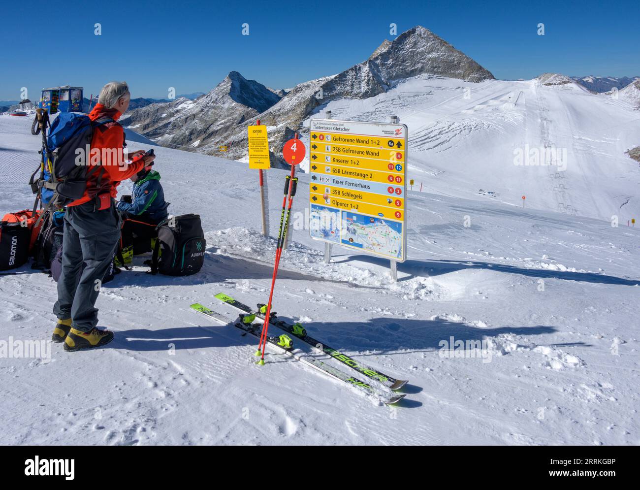 Tirolo, Tirolo, Austria, Zillertal, località sciistica estiva del ghiacciaio Hintertux. Foto Stock