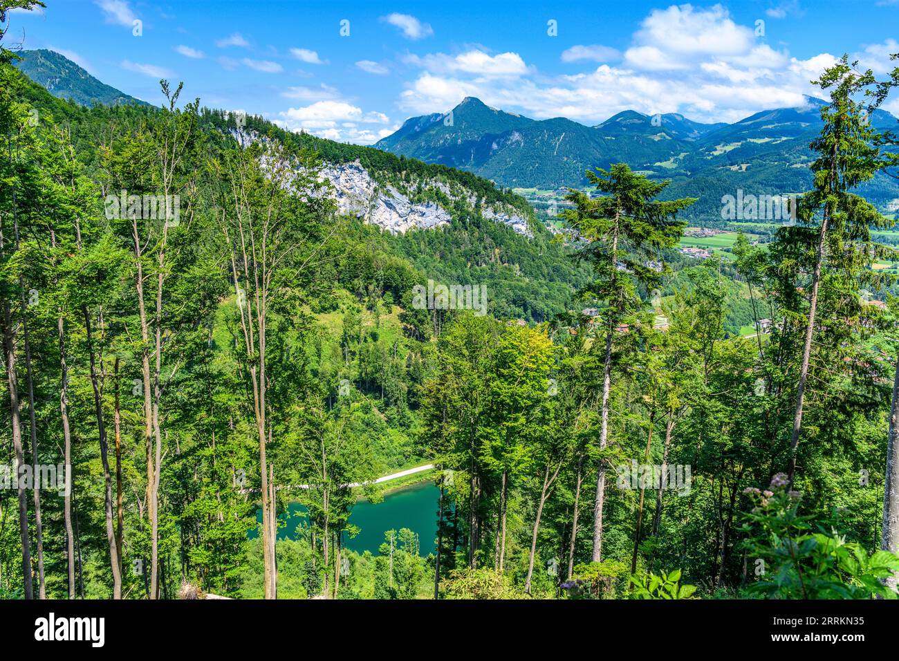 Germania, Baviera, contea di Rosenheim, Kiefersfelden, bacino idrico di Gfall, vista da Nußlberg Foto Stock