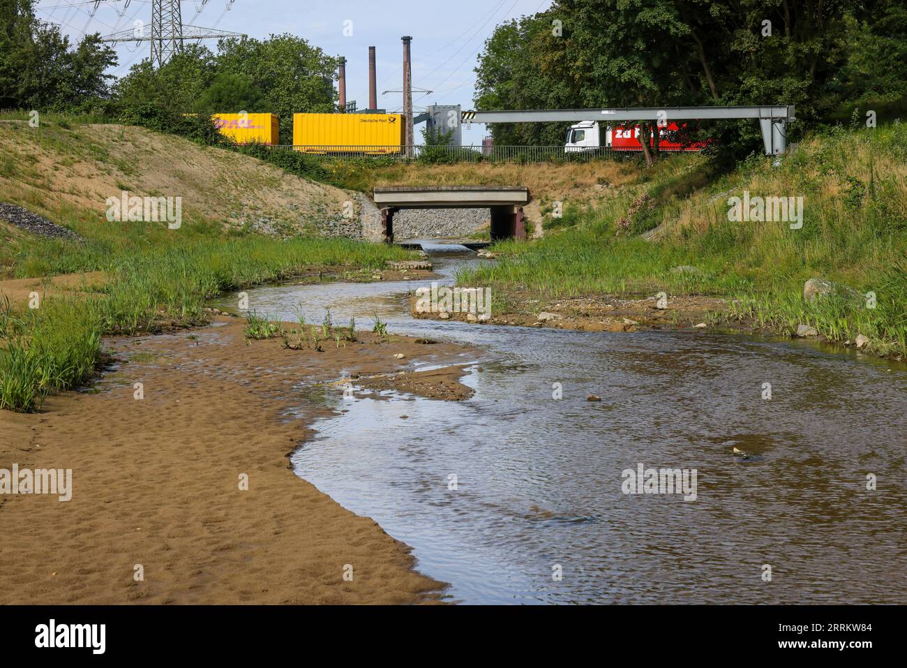 Bottrop, Renania settentrionale-Vestfalia, Germania, rinaturalizzato Boye, affluente del fiume Emscher, fu trasformato in un corso d'acqua quasi naturale, flo Foto Stock