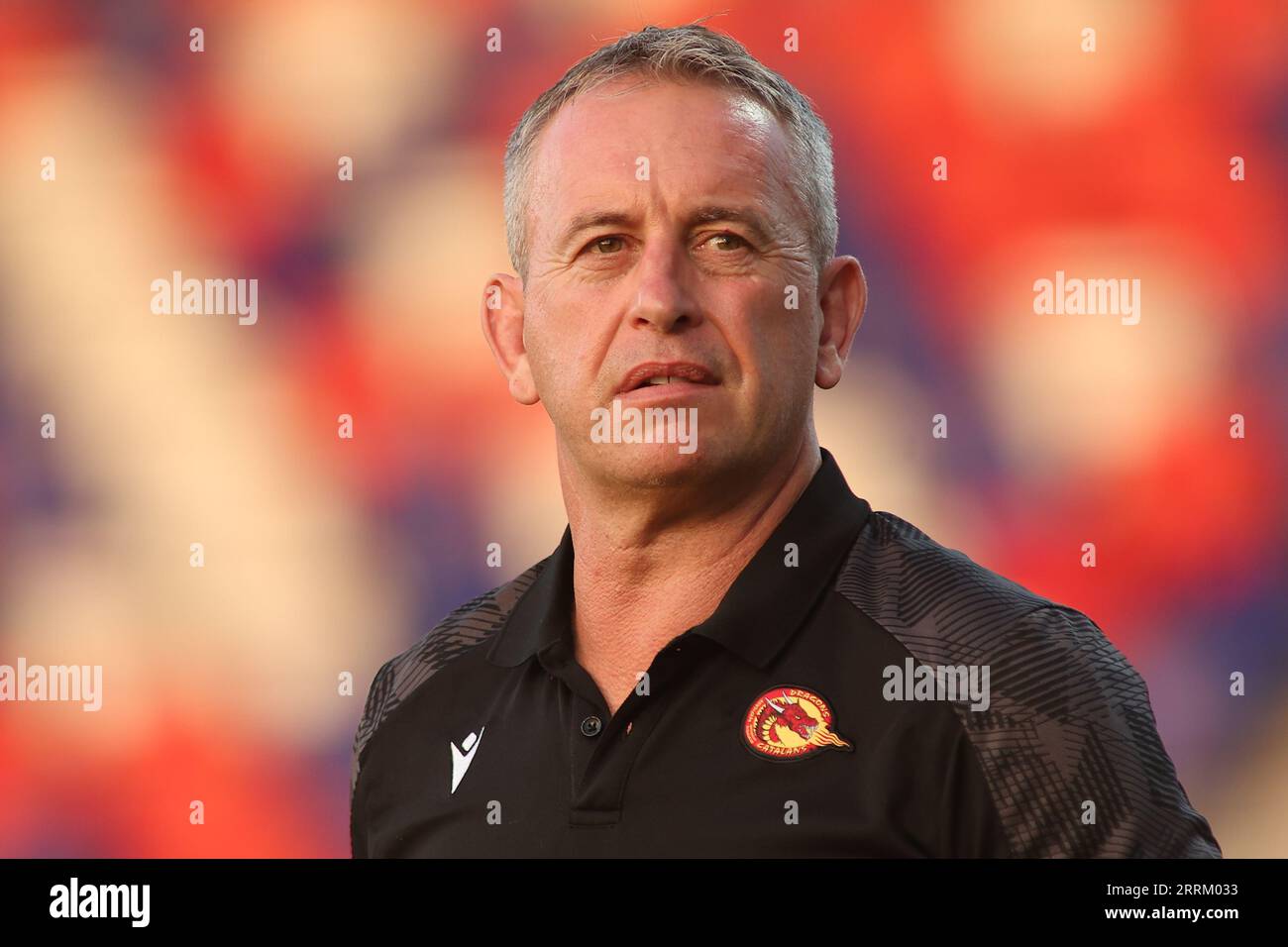Wakefield, Regno Unito. 8 settembre 2023. BE Well Support Stadium, Wakefield, West Yorkshire, 8 settembre 2023. Betfred Super League Wakefield Trinity vs Catalans Dragons Steve McNamara (Head Coach) di Catalans Dragons Credit: Touchlinepics/Alamy Live News Foto Stock