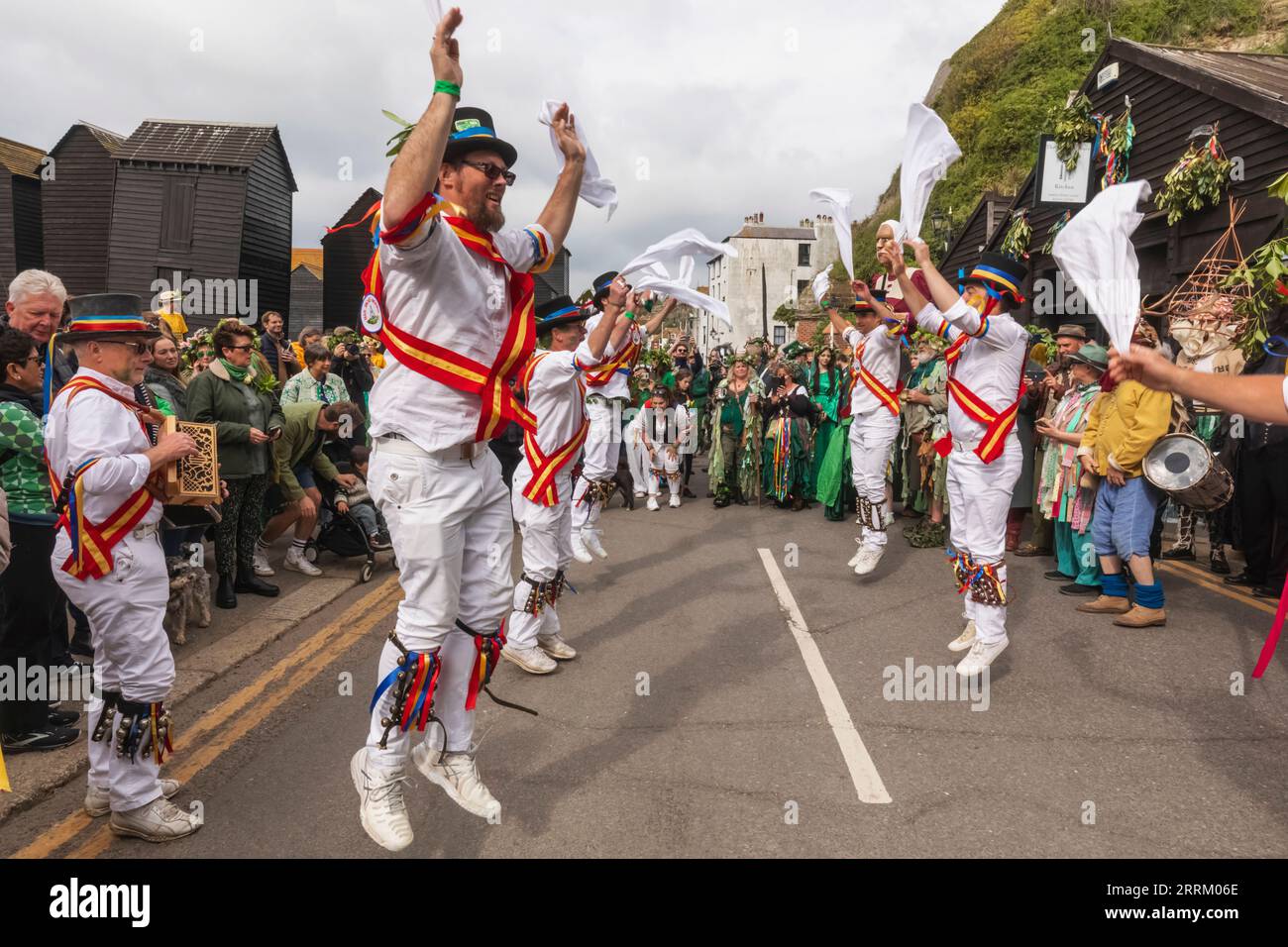 Inghilterra, Sussex, East Sussex, Hastings, il centro storico, Morris Dancers all'Annual Jack in the Green Festival Foto Stock