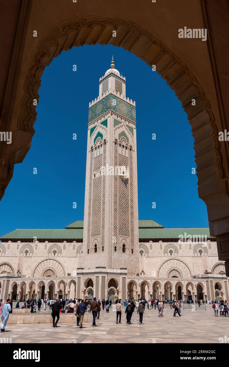 Esterno della famosa moschea Hassan II sulla costa di Casablanca, Marocco Foto Stock