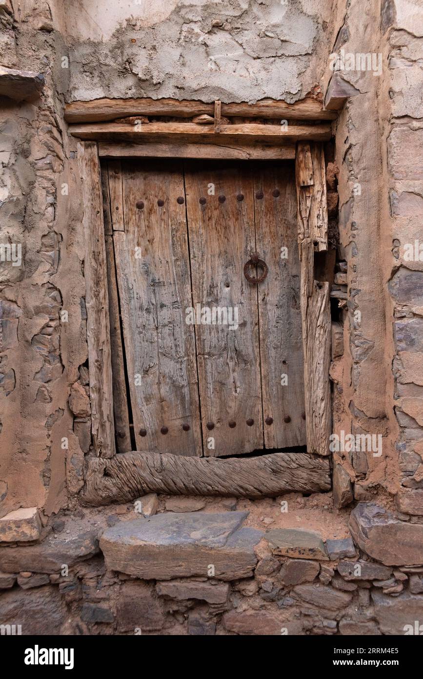 Vecchia porta antica in un villaggio marocchino nelle montagne anti-Atlante Foto Stock