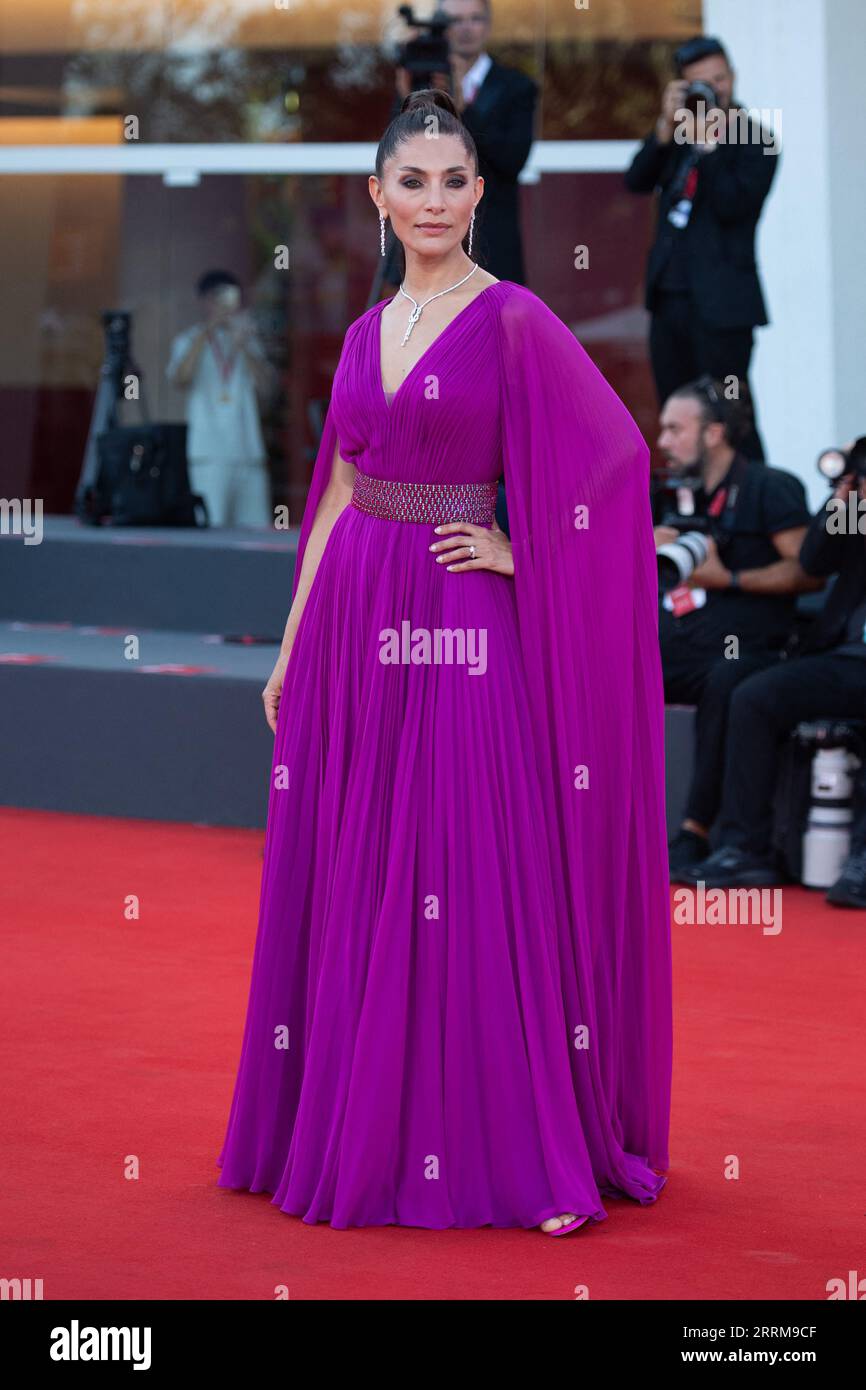 Venezia, Italia. 8 settembre 2023. Caterina Murino partecipa alla premiere Hors-Saison (fuori stagione) nell'ambito della 80 Mostra di Venezia, l'8 settembre 2023. Foto di Aurore Marechal/ABACAPRESS.COM credito: Abaca Press/Alamy Live News Foto Stock