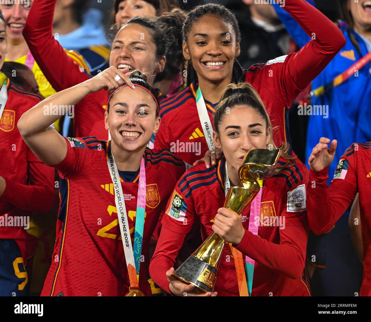 Le calciatrici spagnole Athenea del Castillo e Olga Carmona celebrano la finale Inghilterra contro Spagna della Coppa del mondo femminile 2023 Australia e New Zeal Foto Stock