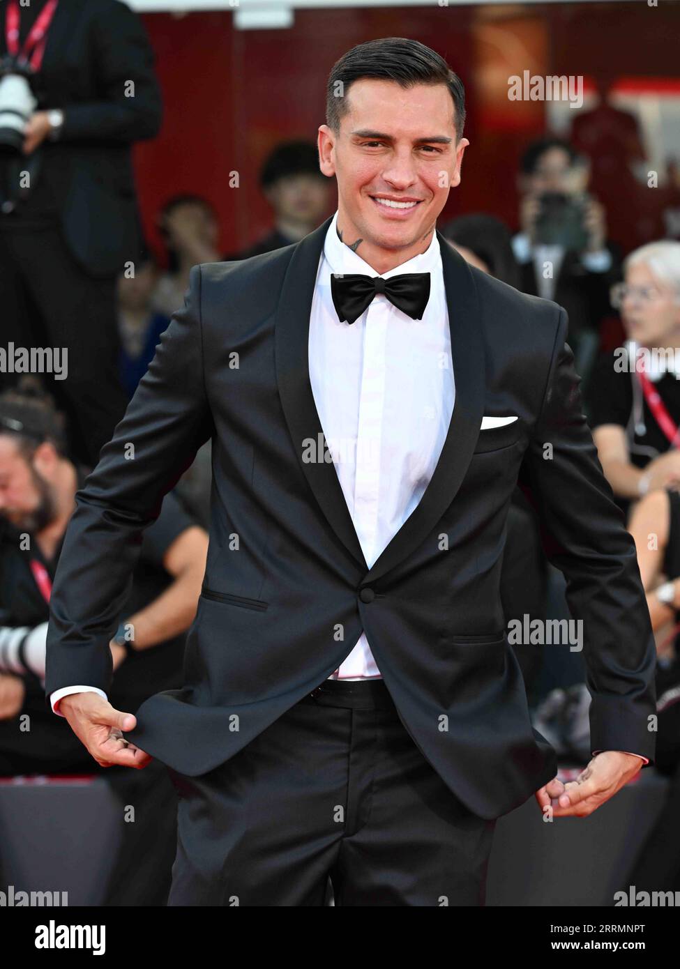 Venezia, . 8 settembre 2023. Sera 10 - Red Carpet Film Hors-Saison. Nella foto Alessandro Basciano Credit: Independent Photo Agency/Alamy Live News Foto Stock