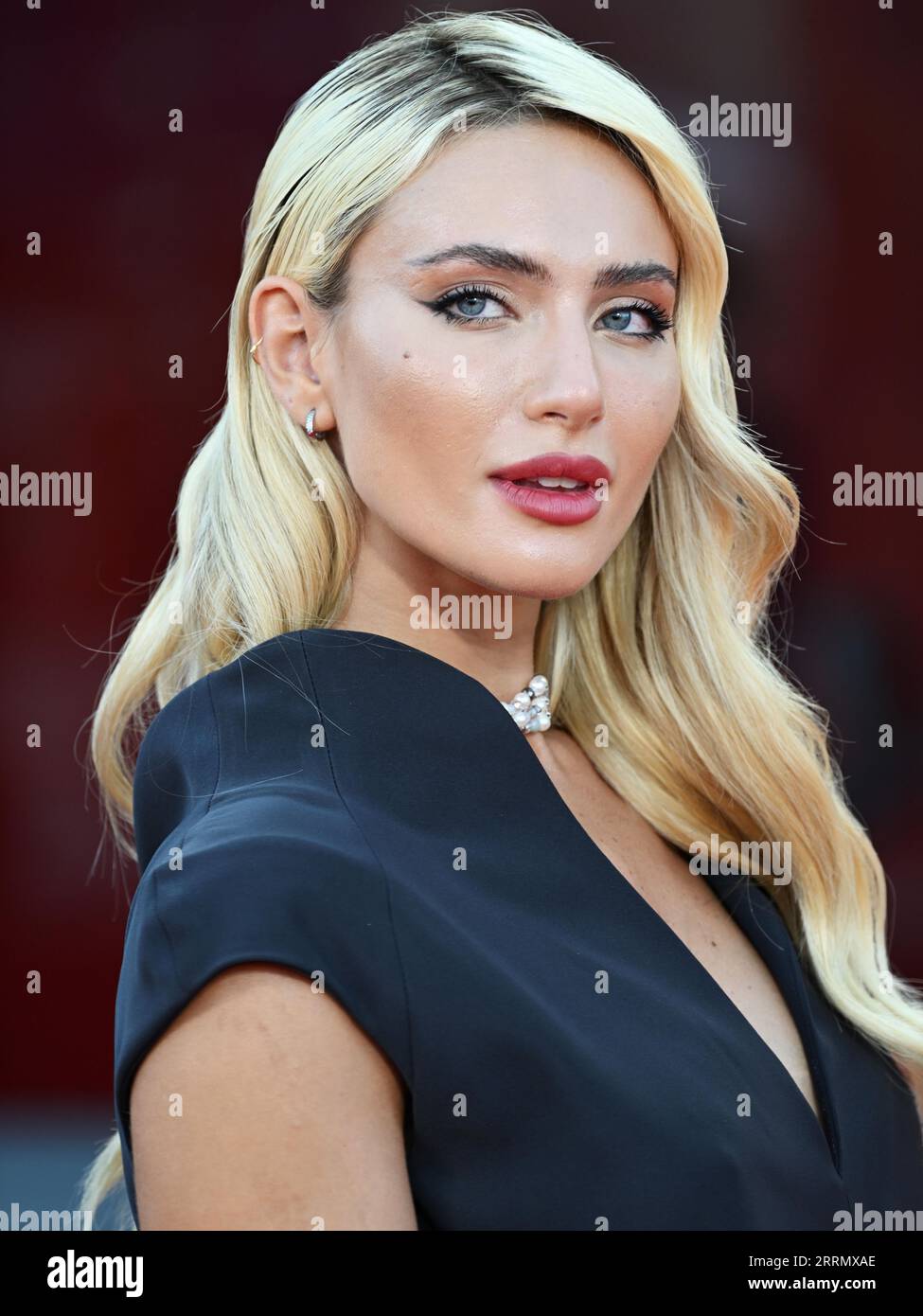 Venezia, . 8 settembre 2023. Sera 10 - Red Carpet Film Hors-Saison. Nella foto Guest Credit: Independent Photo Agency/Alamy Live News Foto Stock