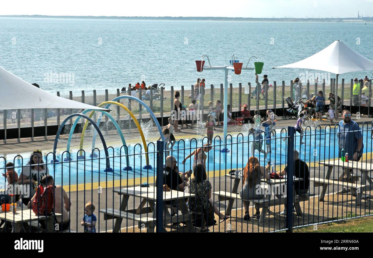 SPLASH POOL, LUNGOMARE, LEE ON THE SOLENT, HANTS PIC MIKE WALKER 2023 Foto Stock