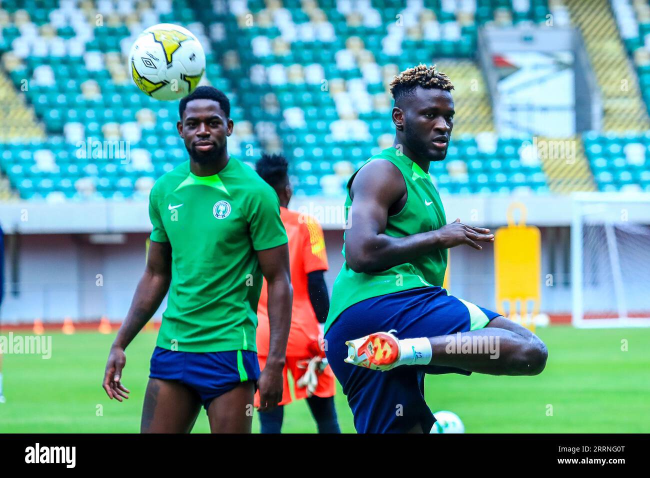 UYO, NIGERIA - 8 SETTEMBRE: Victor Boniface dei Super Eagles durante una sezione di allenamento in preparazione delle qualificazioni alla Coppa d'Africa 2023 Foto Stock