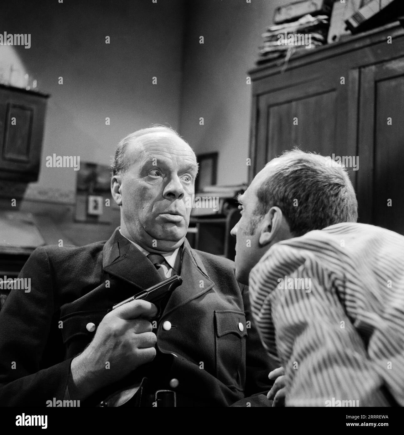 Agatha, laß das Morden Sein!, Krimikomödie, Deutschland 1960, Regie: Dietrich Haugk, Darsteller: Beppo Brem, Karl Lieffen Foto Stock