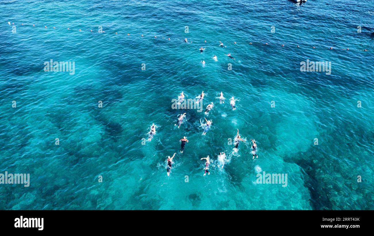 Gara di nuoto Capri Napoli nelle foto dal drone Foto Stock