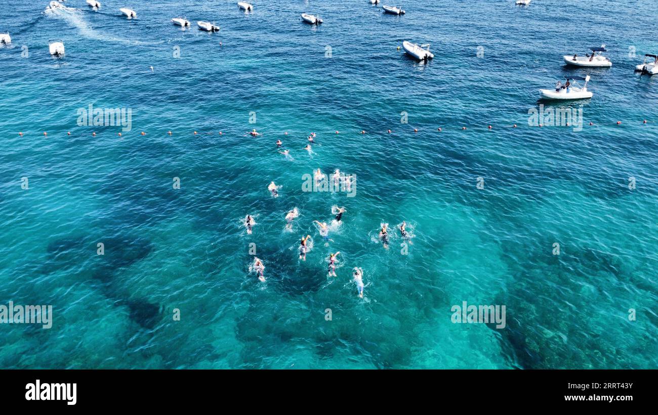 Gara di nuoto Capri Napoli nelle foto dal drone Foto Stock