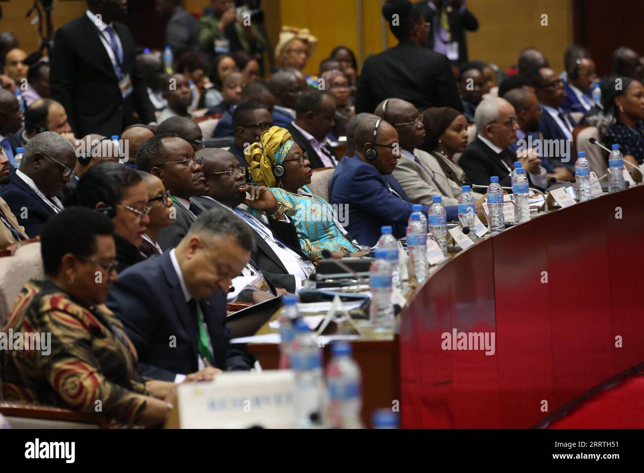 230726 -- dar es SALAAM, 26 luglio 2023 -- il 2023 Heads of State Summit sul capitale umano si tiene a Dar es Salaam, Tanzania, 25 luglio 2023. Martedì, il Vicepresidente tanzaniano Philip Mpango ha esortato le istituzioni finanziarie regionali e multilaterali a fare di più per elaborare soluzioni di finanziamento innovative a sostegno della spinta dell'Africa ad accelerare lo sviluppo del capitale umano. PER ANDARE CON la Tanzania esorta le istituzioni finanziarie a sostenere la spinta dell'Africa per accelerare lo sviluppo del capitale umano foto di /Xinhua TANZANIA-dar ES SALAAM-HEADS DEL SUMMIT DI STATO SUL CAPITALE UMANO HermanxEmmanuel PUBLICATIONxNOTxINxCHN Foto Stock