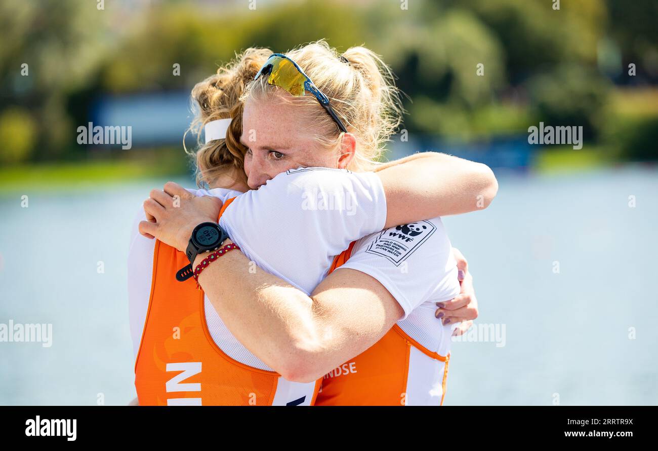 BELGRADO - Ymkje Clevering e Veronique Meester in azione nella finale femminile del singolare durante la settima giornata dei Campionati mondiali di canottaggio nella capitale serba Belgrado. ANP IRIS VAN DEN BROEK paesi bassi Out - belgio Out Foto Stock