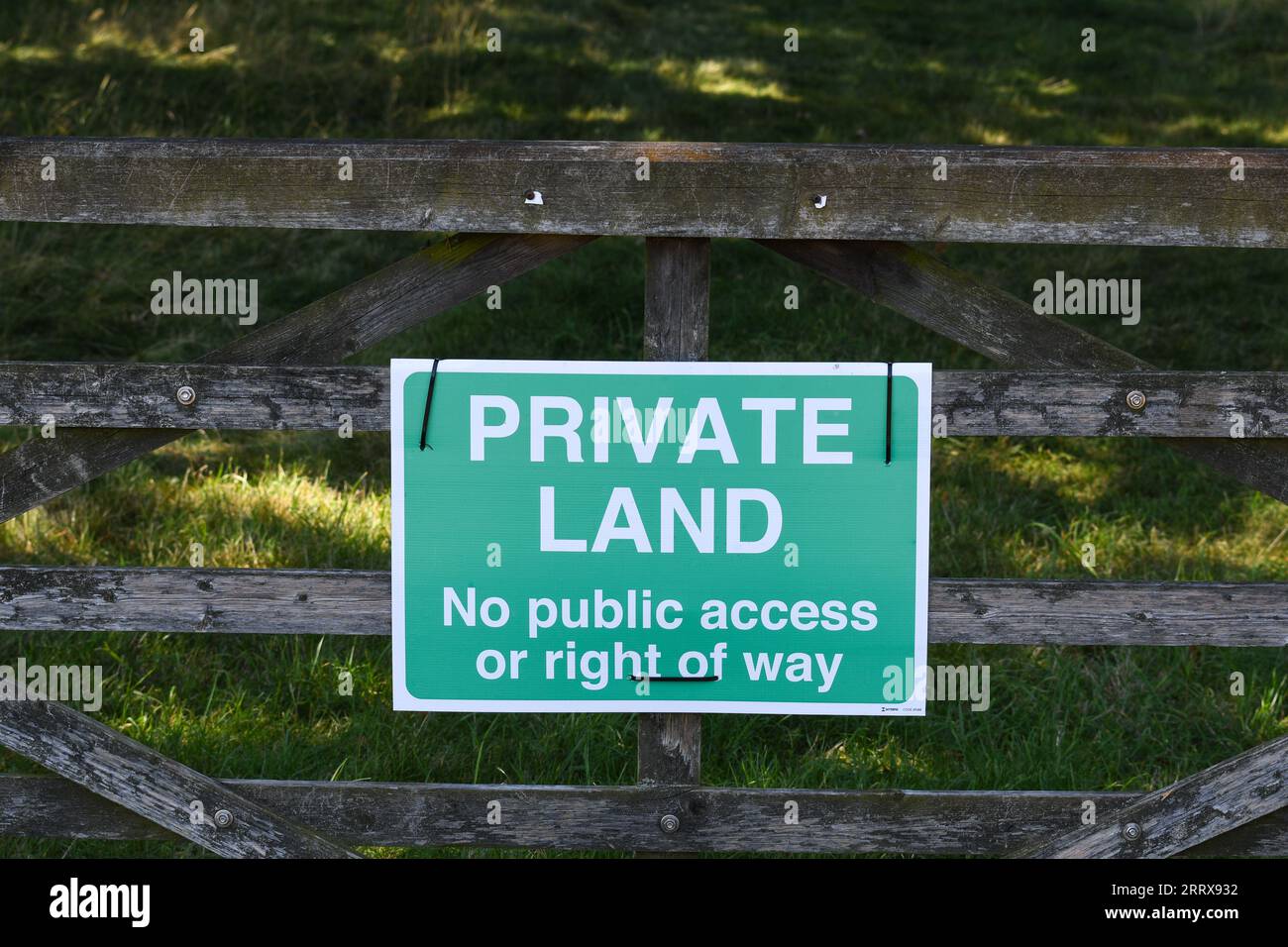 cartello con scritto "terra privata" Foto Stock