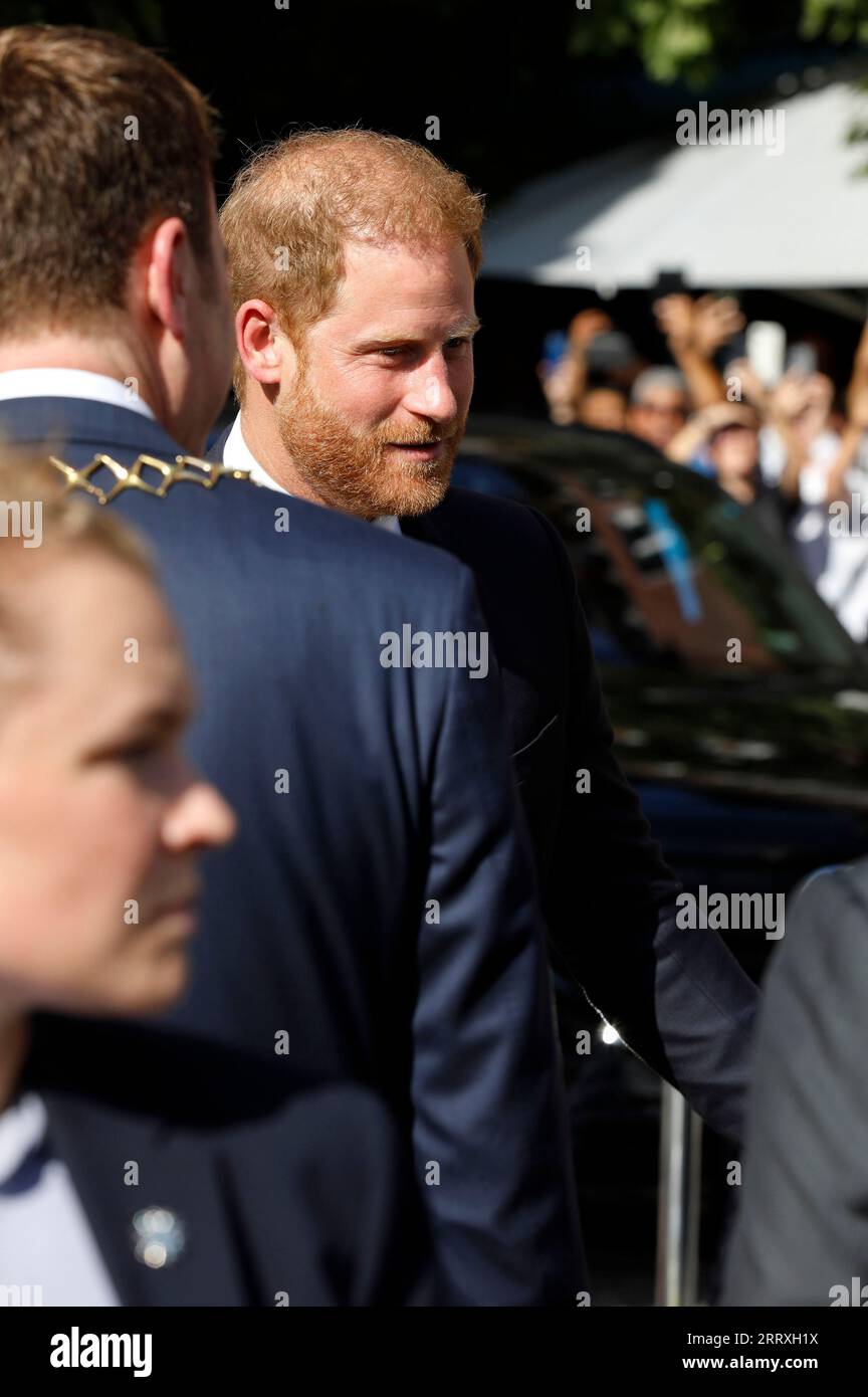 Prinz Harry beim Besuch des Rathauses zum Eintrag ins Goldene Buch der Stadt, anlässlich der Eröffnung der Invictus Games Düsseldorf 2023. Düsseldorf, 09.09.2023 Foto Stock