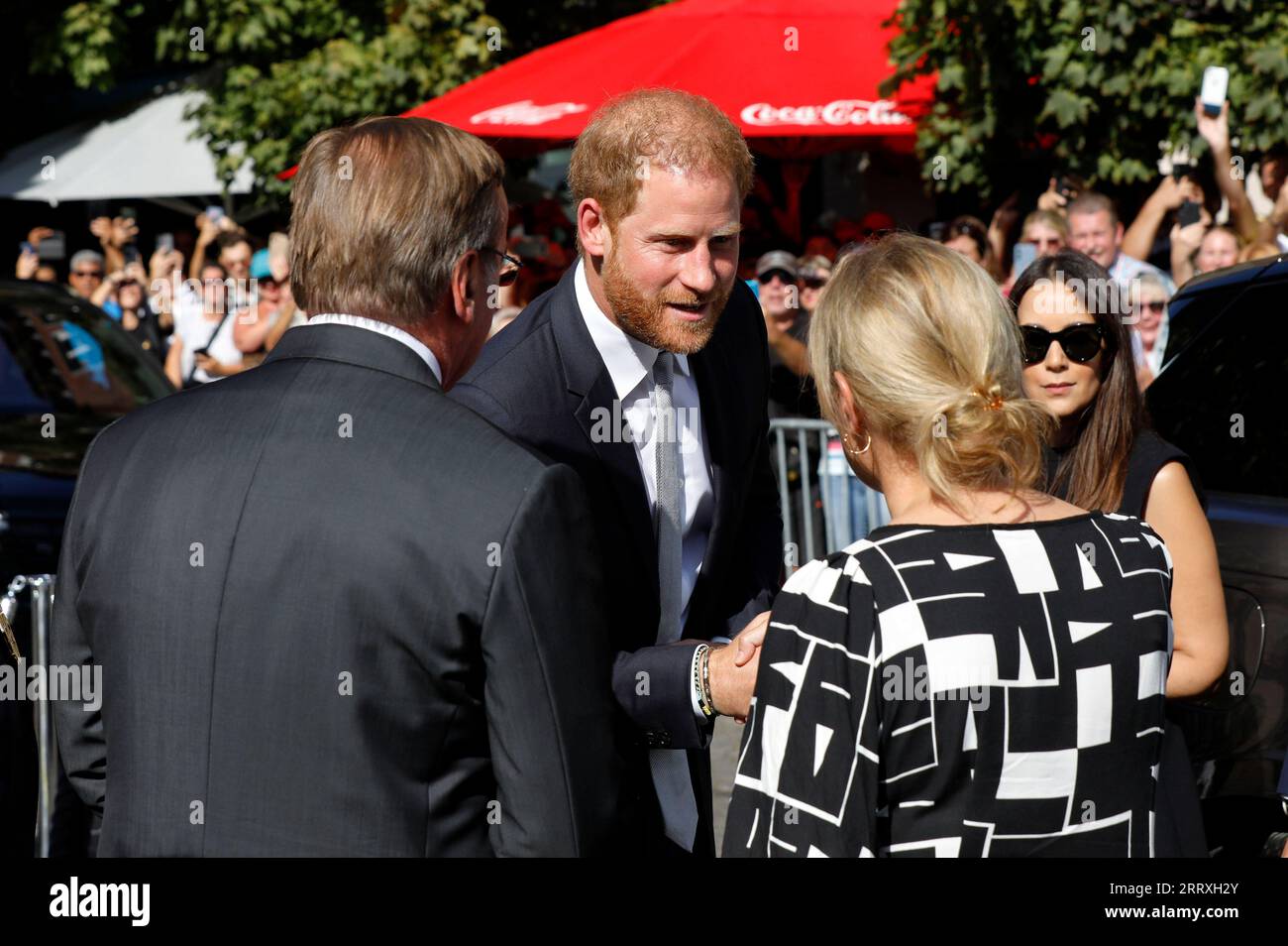 Boris Pistorius, Prinz Harry und Julia Schwanholz beim Besuch des Rathauses zum Eintrag ins Goldene Buch der Stadt, anlässlich der Eröffnung der Invictus Games Düsseldorf 2023. Düsseldorf, 09.09.2023 Foto Stock