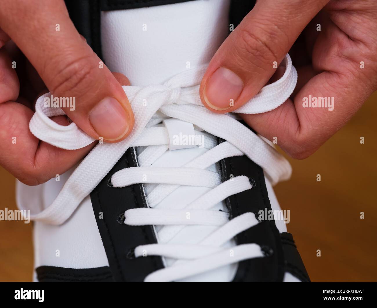 Lacci delle scarpe legati immagini e fotografie stock ad alta risoluzione Alamy