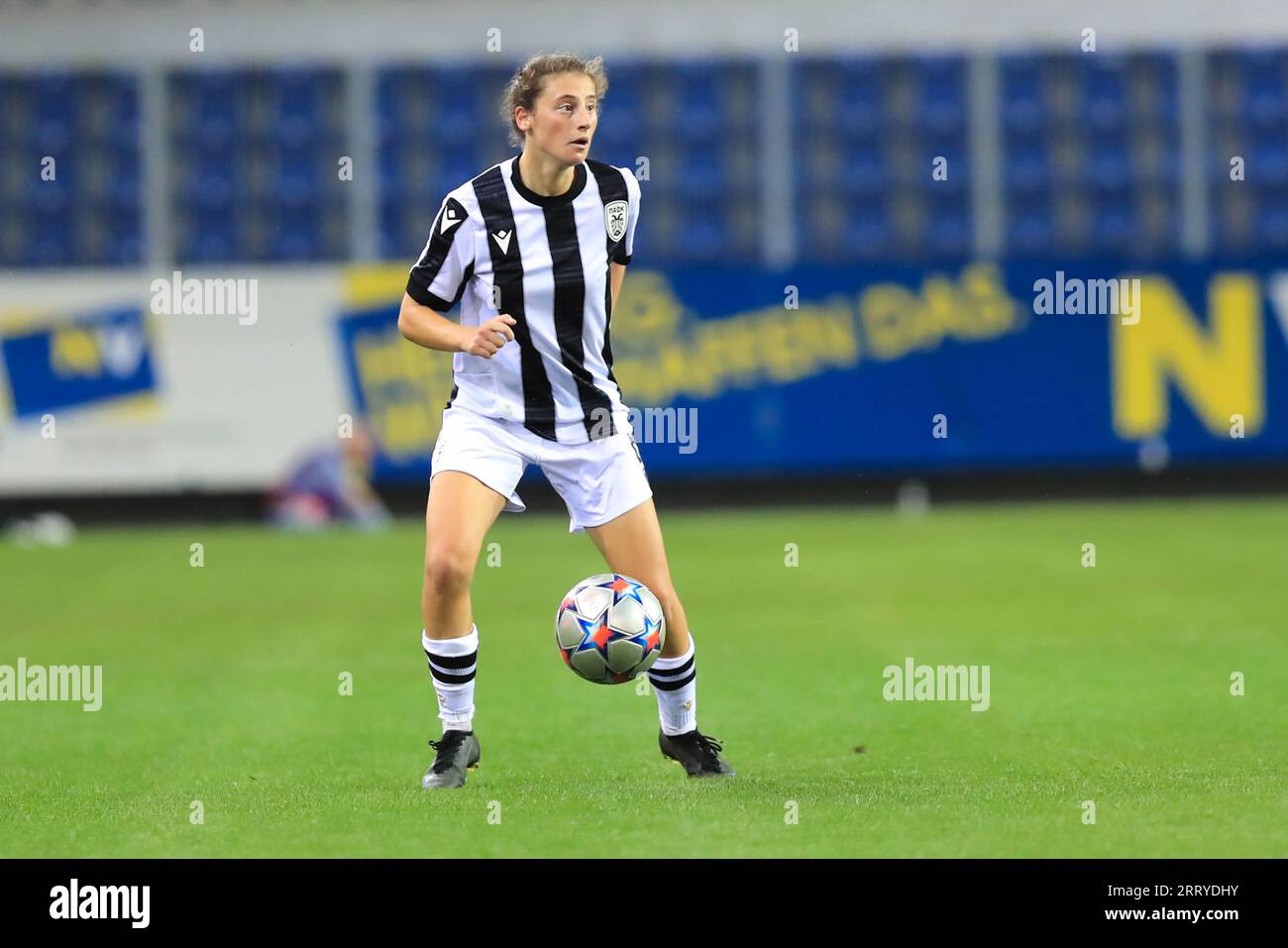 In azione durante la partita di qualificazione della UEFA Womens Champions League St Polten vs PAOK alla NV Arena St Polten (Tom Seiss/ SPP) credito: SPP Sport Press Photo. /Alamy Live News Foto Stock