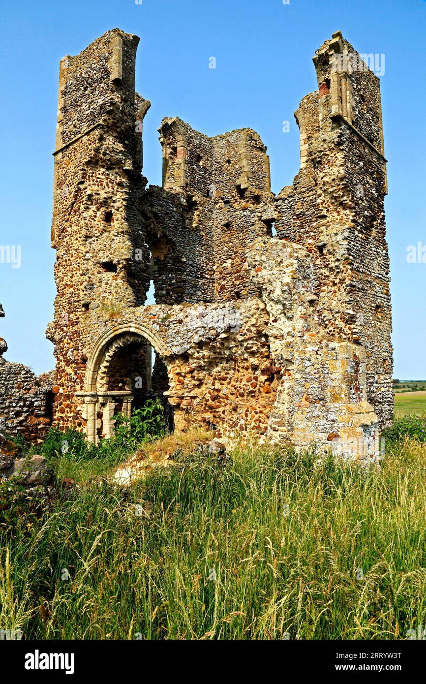 Bawsey, Norfolk, rovine della chiesa normanna, chiese in rovina, in rovina, Inghilterra Foto Stock