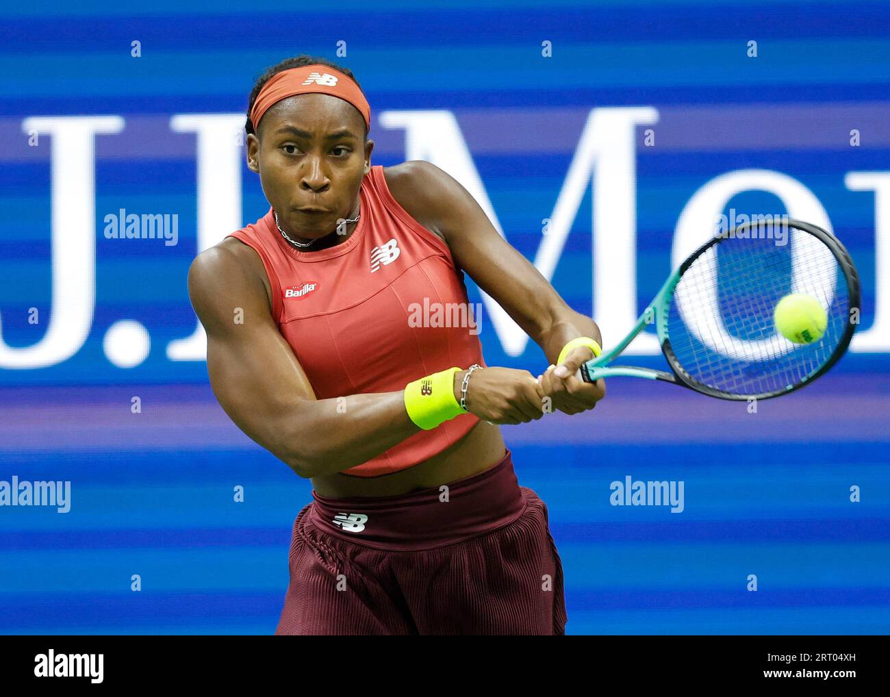 New York, USA, 9 settembre 2023. Il tennista americano Coco Gauff in azione agli US Open Championships 2023 al Billie Jean King National Tennis Center di sabato 9 settembre 2023. © Juergen Hasenkopf / Alamy Live News Foto Stock