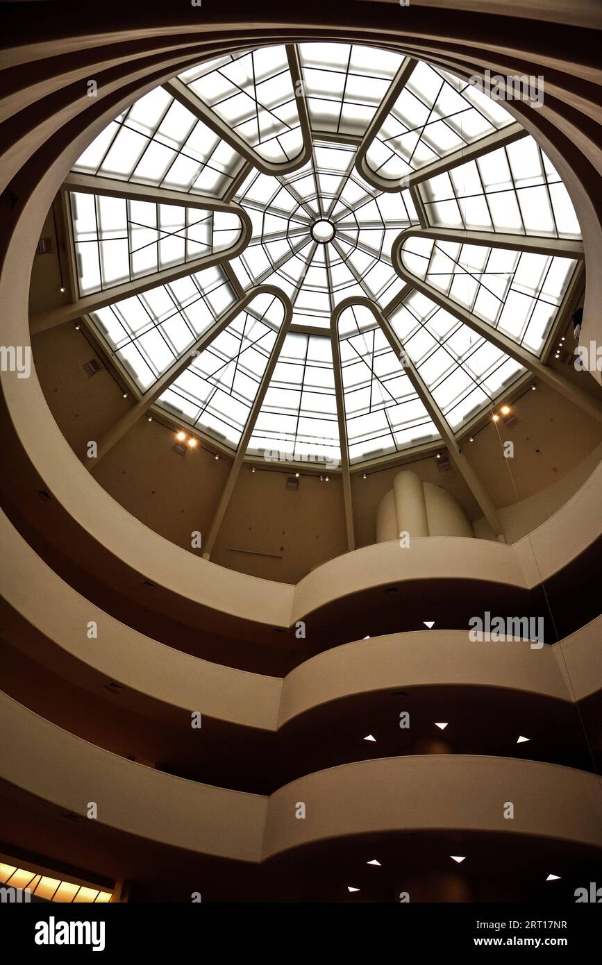 Il Guggenheim Museum Main Gallery and Skylight - Manhattan, New York City Foto Stock