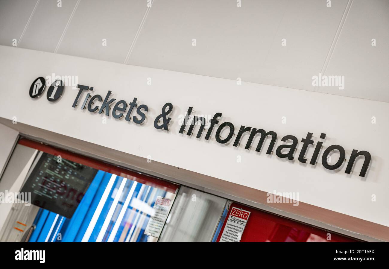 The Station, Grantham Lincolnshire: Biglietteria e centro informazioni nel foyer della stazione Foto Stock