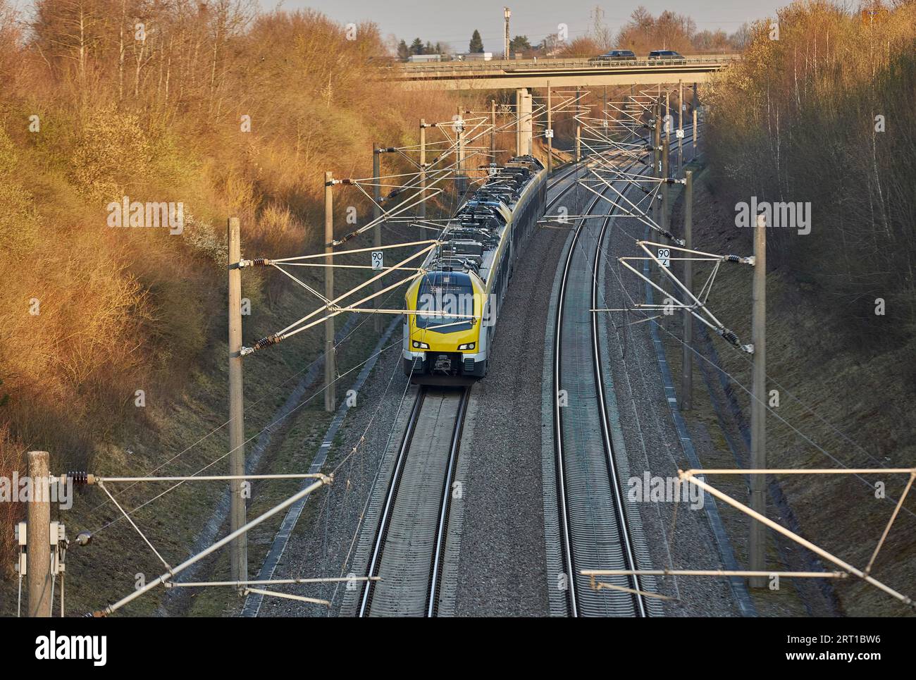 La linea ferroviaria ad alta velocità tra Stoccarda e Mannheim è uno dei più importanti collegamenti ferroviari della Germania Foto Stock