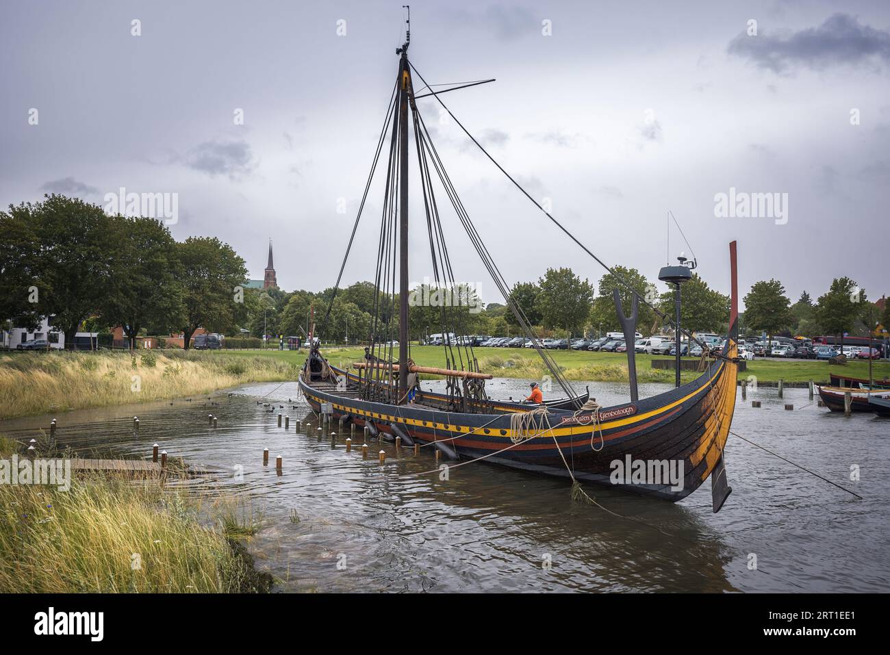 Nave vichinga nel museo del porto di Roskilde, Danimarca Foto Stock