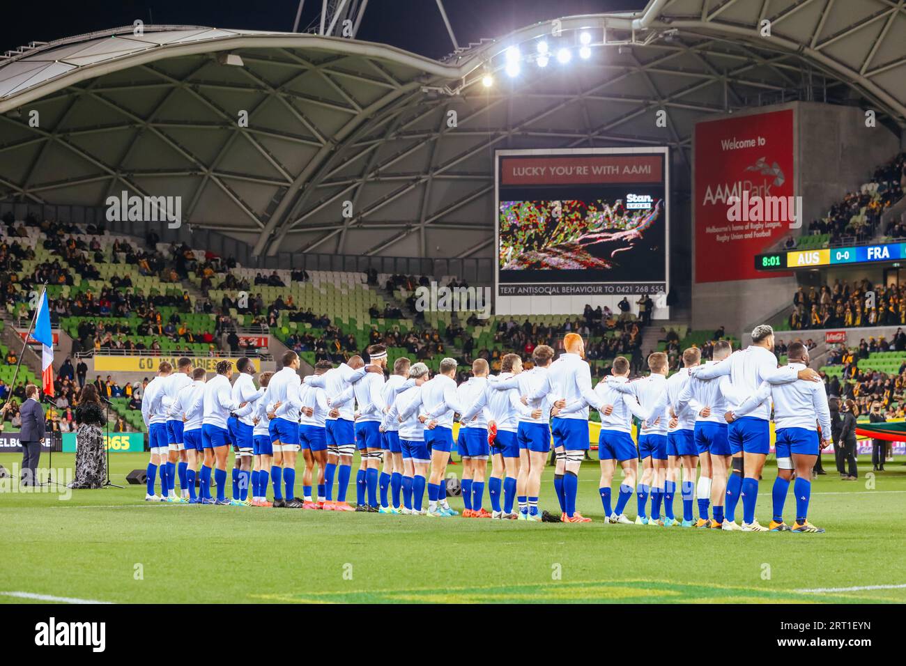 MELBOURNE, AUSTRALIA, 13 LUGLIO 2021: Inni nazionali prima del test match internazionale tra gli australiani Wallabies e la Francia all'AAMI Park On Foto Stock