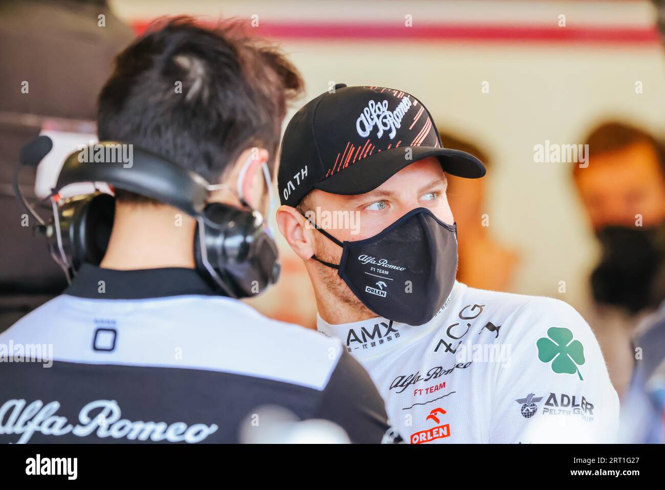MELBOURNE, AUSTRALIA, 8 APRILE: Valterri Bottas dell'Alfa Romeo F1 Team Orlen durante la seconda prova al Gran Premio di Formula 1 australiano del 2022 l'8 Foto Stock