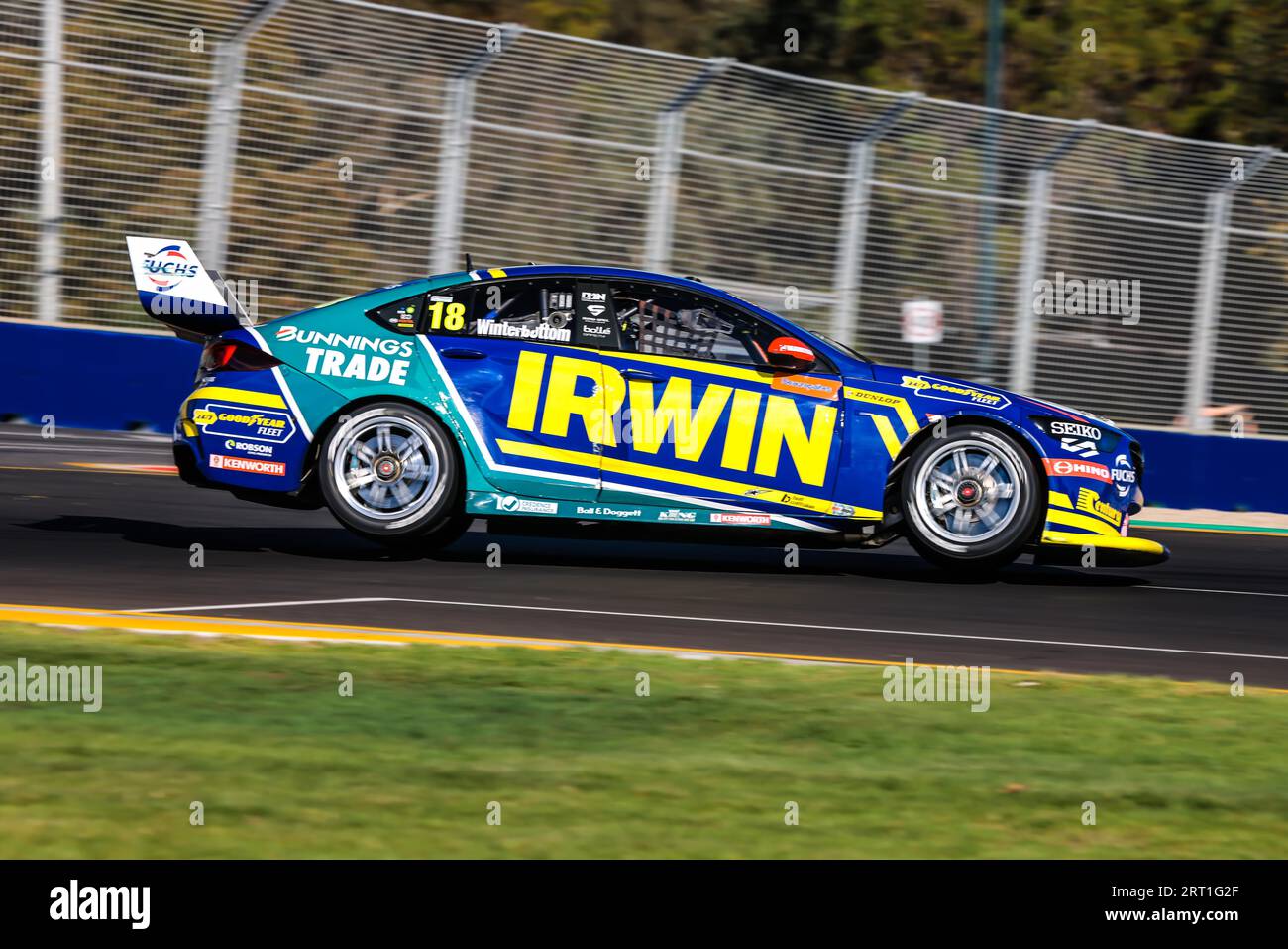 MELBOURNE, AUSTRALIA, 7 APRILE: Mark Winterbottom del Team 18 di V8 Supercars è sceso in pista in qualifica al Gran Premio di Formula 1 australiano 2022 Foto Stock
