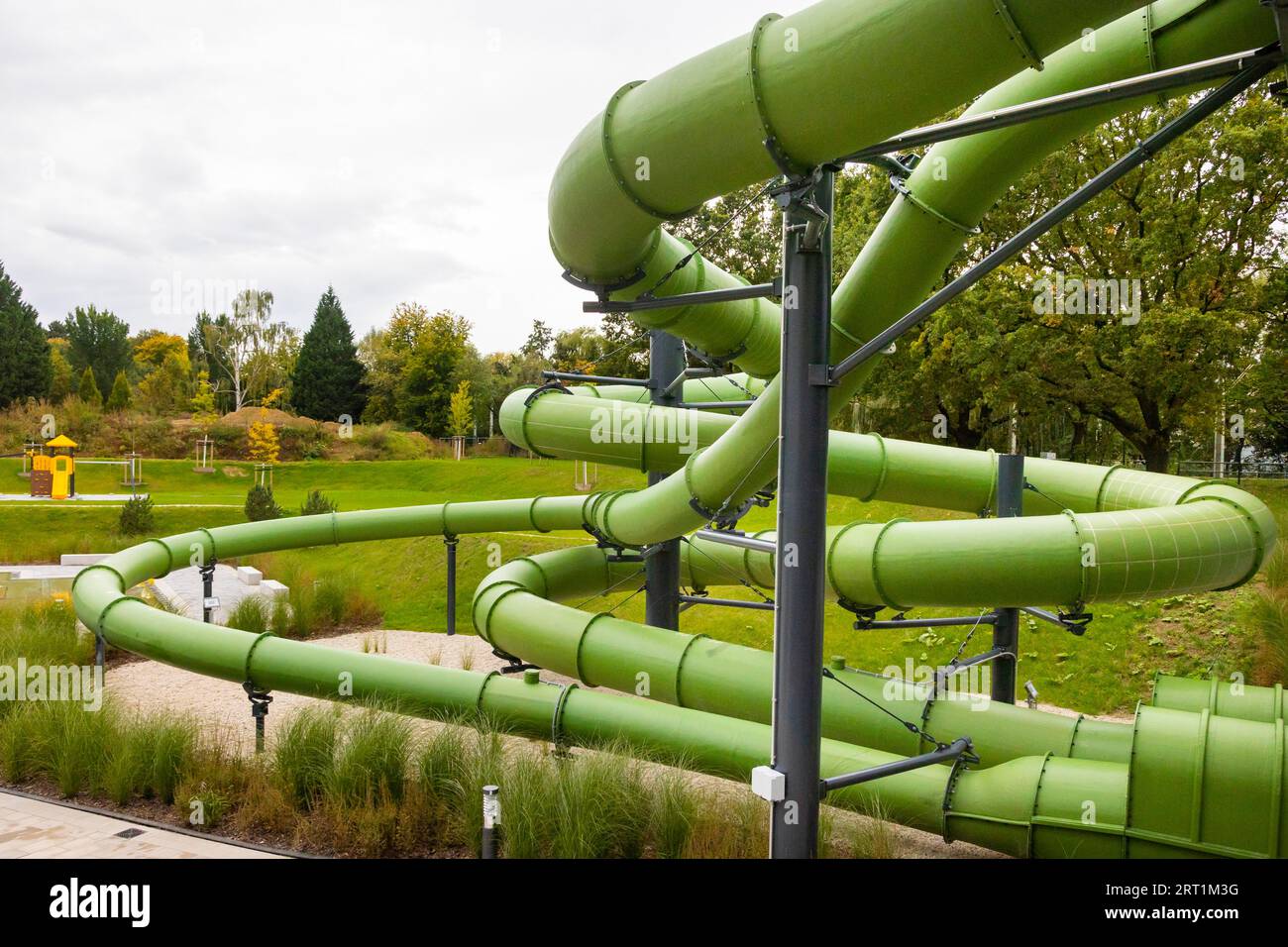 Nuova piscina apre a Dresda la città di Dresda ha investito 23 milioni di euro in una nuova piscina esterna e interna con sala immersioni Foto Stock
