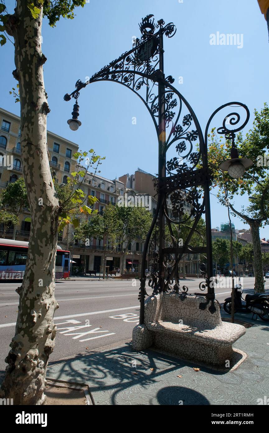 FAROLA PASEO DE GRACIA, BARCELLONA. AUTORE: PERE FALQUES, 1900, S.XX. Foto Stock
