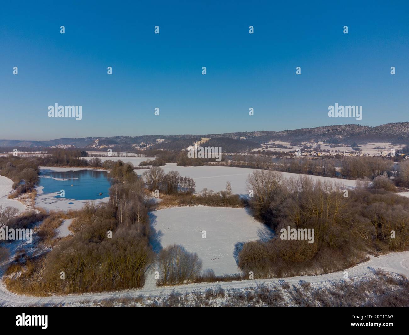 Veduta aerea del memoriale di Walhalla a Donaustauf vicino a Ratisbona giornate invernali limpide e fredde con sole e neve Foto Stock