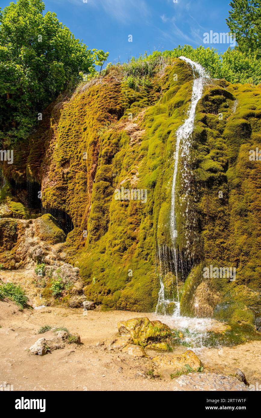 Terrazze sinterizzate in carbonato della cascata Three Mills Foto Stock