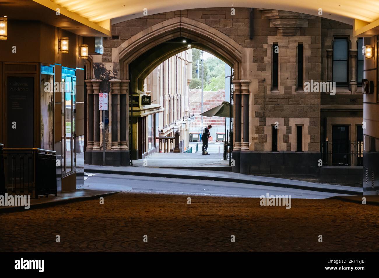 Melbourne, Australia, 4 ottobre 2020: Flinders Lane a Melbourne è tranquillo e vuoto durante la pandemia di Coronavirus e il relativo blocco Foto Stock
