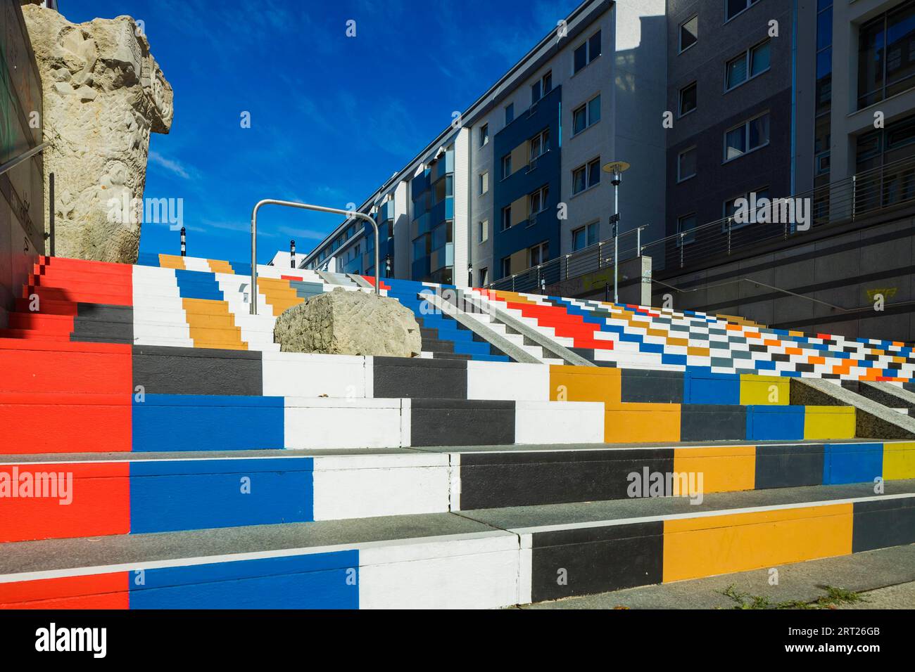 La scala è stata progettata dall'iniziativa Chemnitz Die Buntmacher*innen. Hanno vinto un premio per la loro idea nel Nimm Platz (prendere un posto) Foto Stock